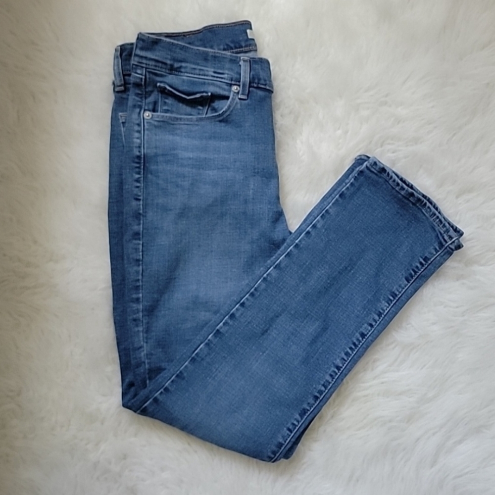 LEVI'S Classic Straight Denim Size 28